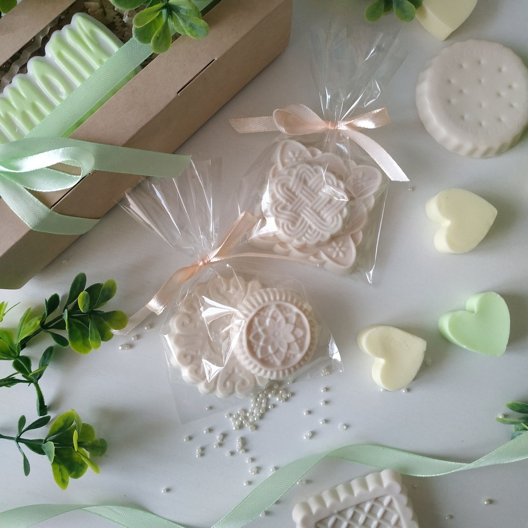 Vanilla Bean Macarons